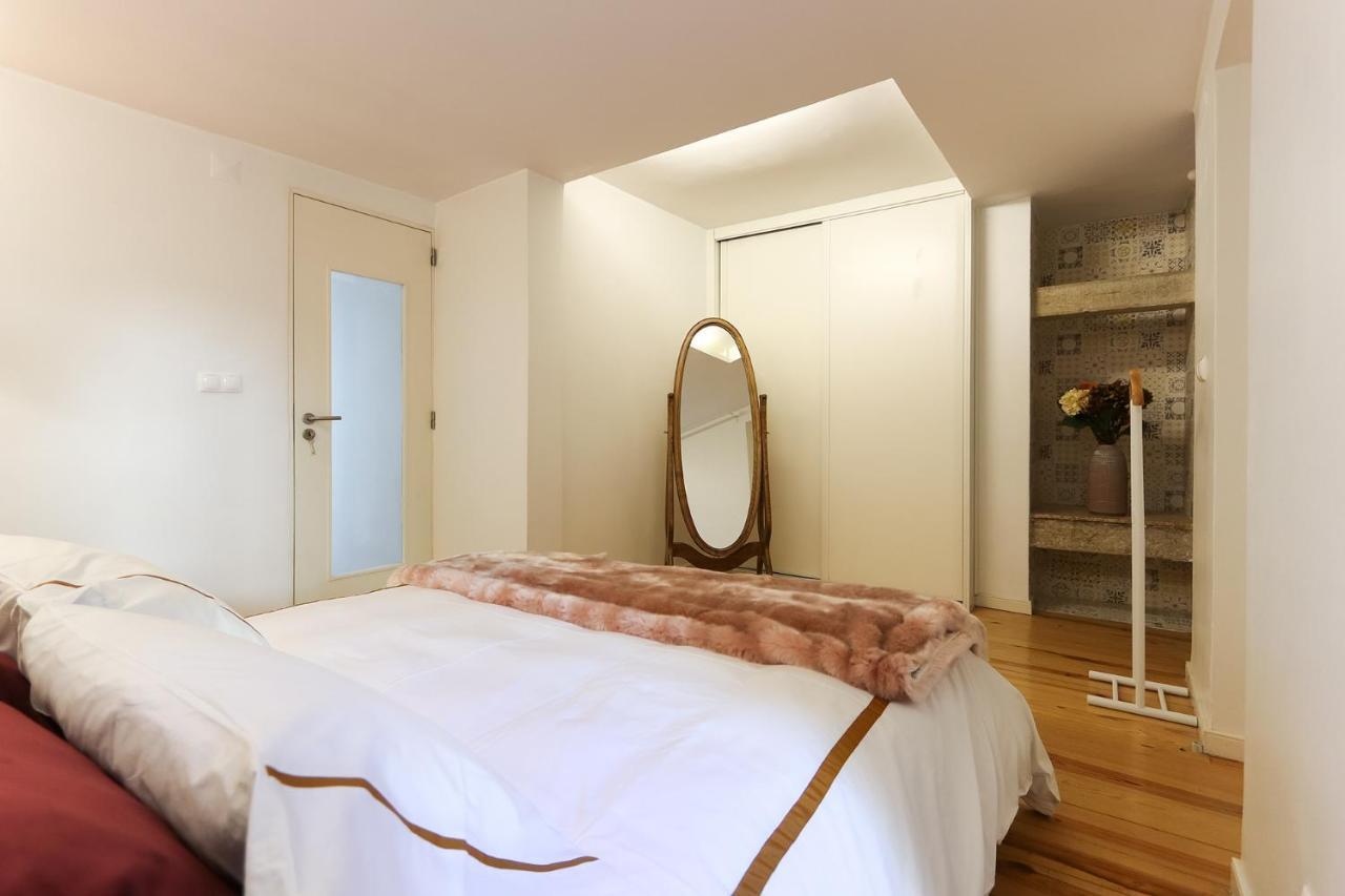 Charming And Stylish Downtown Apt In XIX Century Building Лиссабон Экстерьер фото