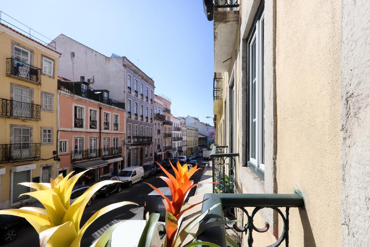 Charming And Stylish Downtown Apt In XIX Century Building Лиссабон Экстерьер фото