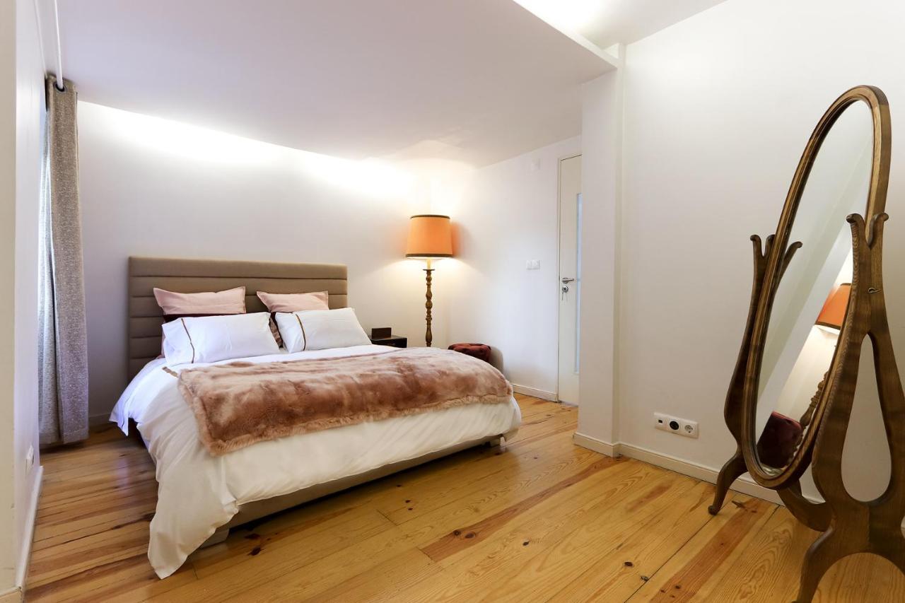 Charming And Stylish Downtown Apt In XIX Century Building Лиссабон Экстерьер фото