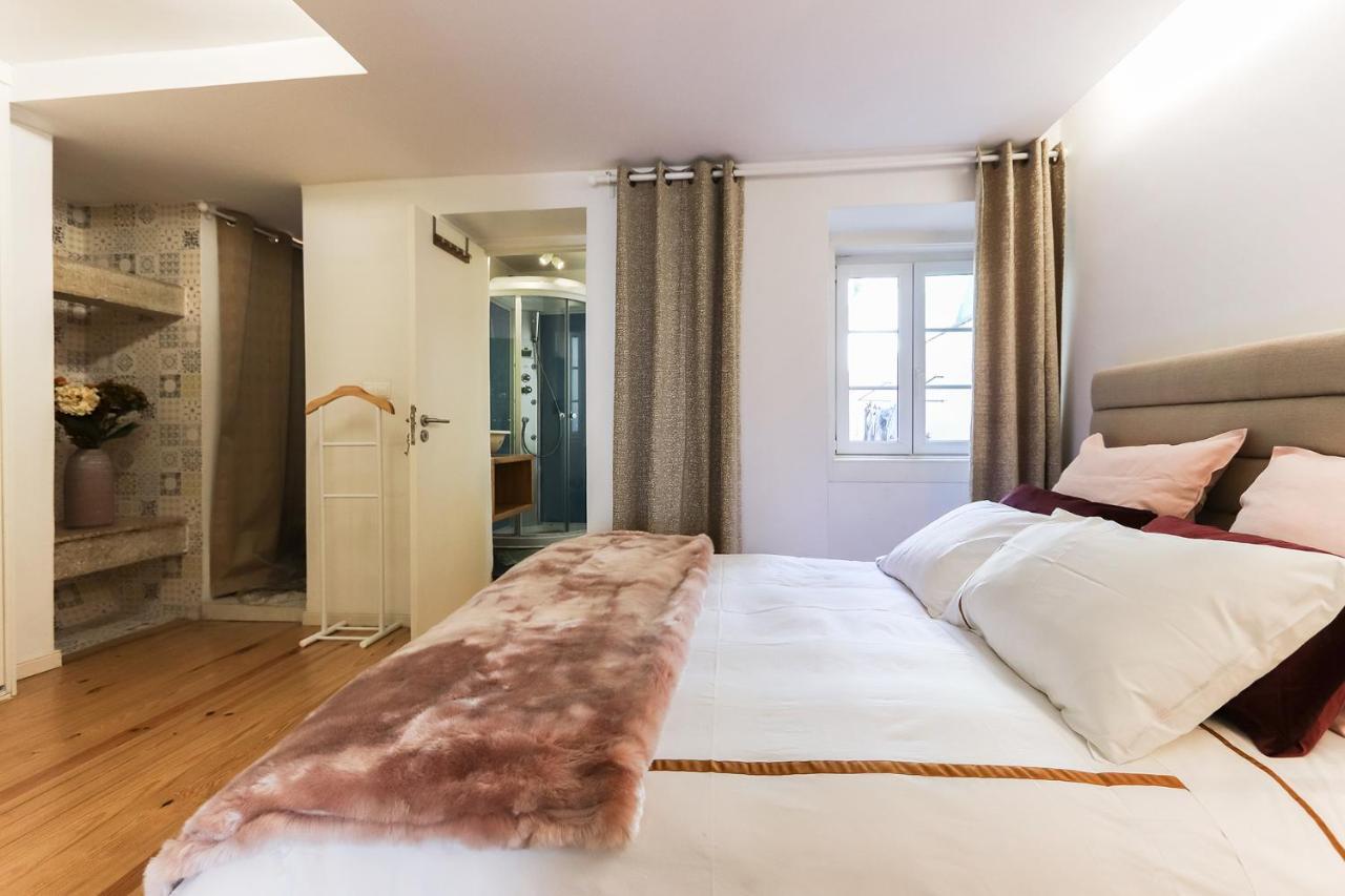 Charming And Stylish Downtown Apt In XIX Century Building Лиссабон Экстерьер фото