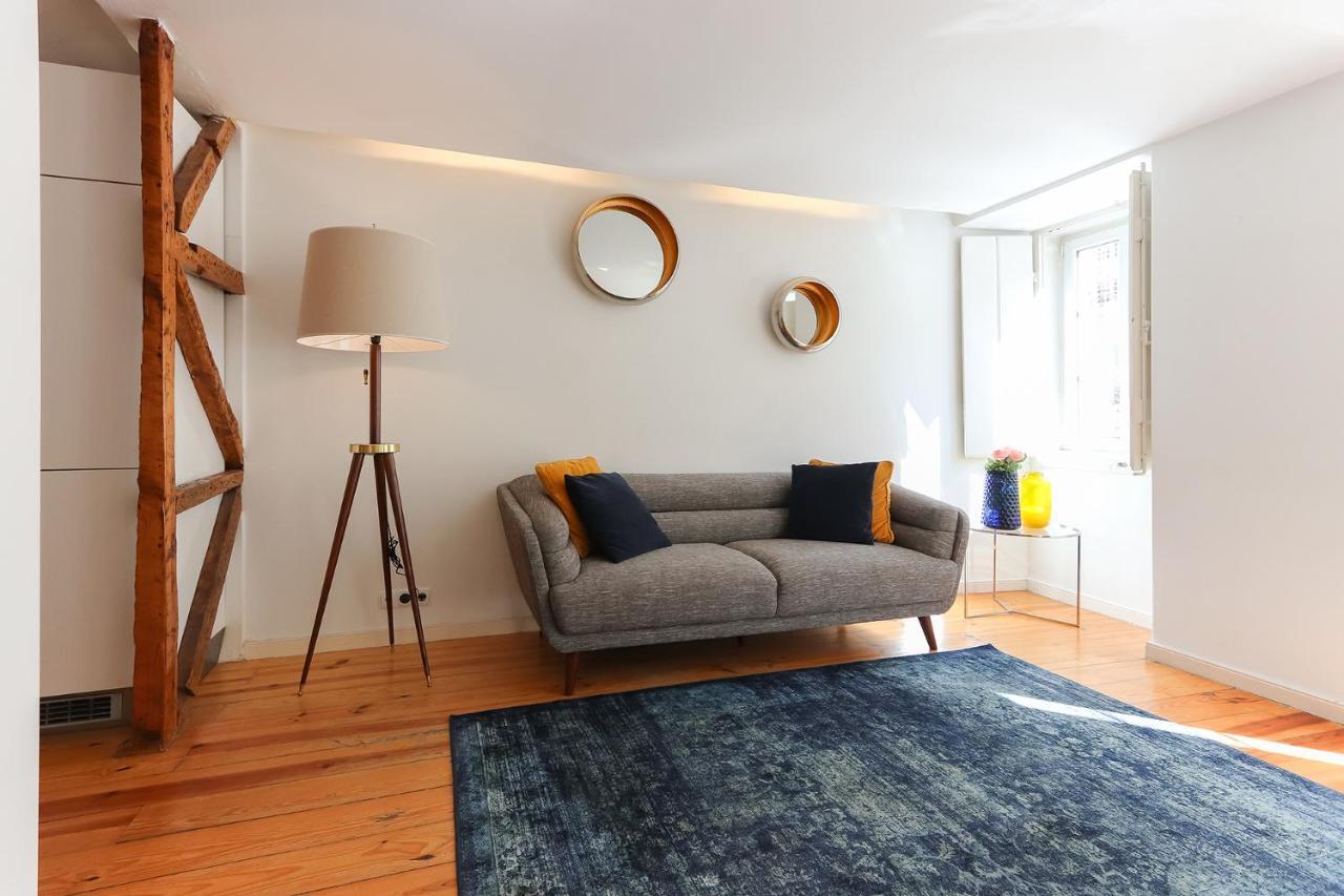 Charming And Stylish Downtown Apt In XIX Century Building Лиссабон Экстерьер фото
