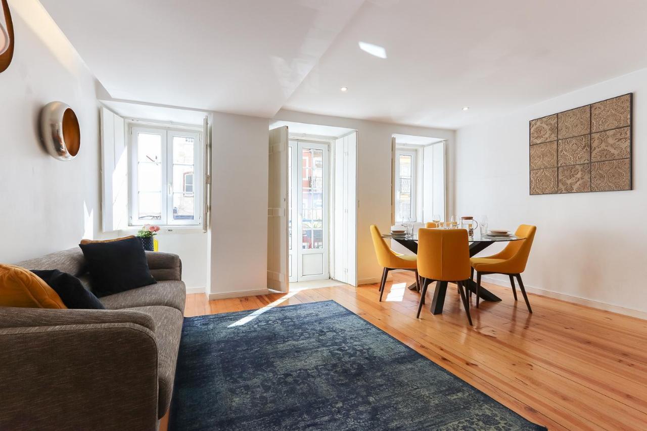 Charming And Stylish Downtown Apt In XIX Century Building Лиссабон Экстерьер фото