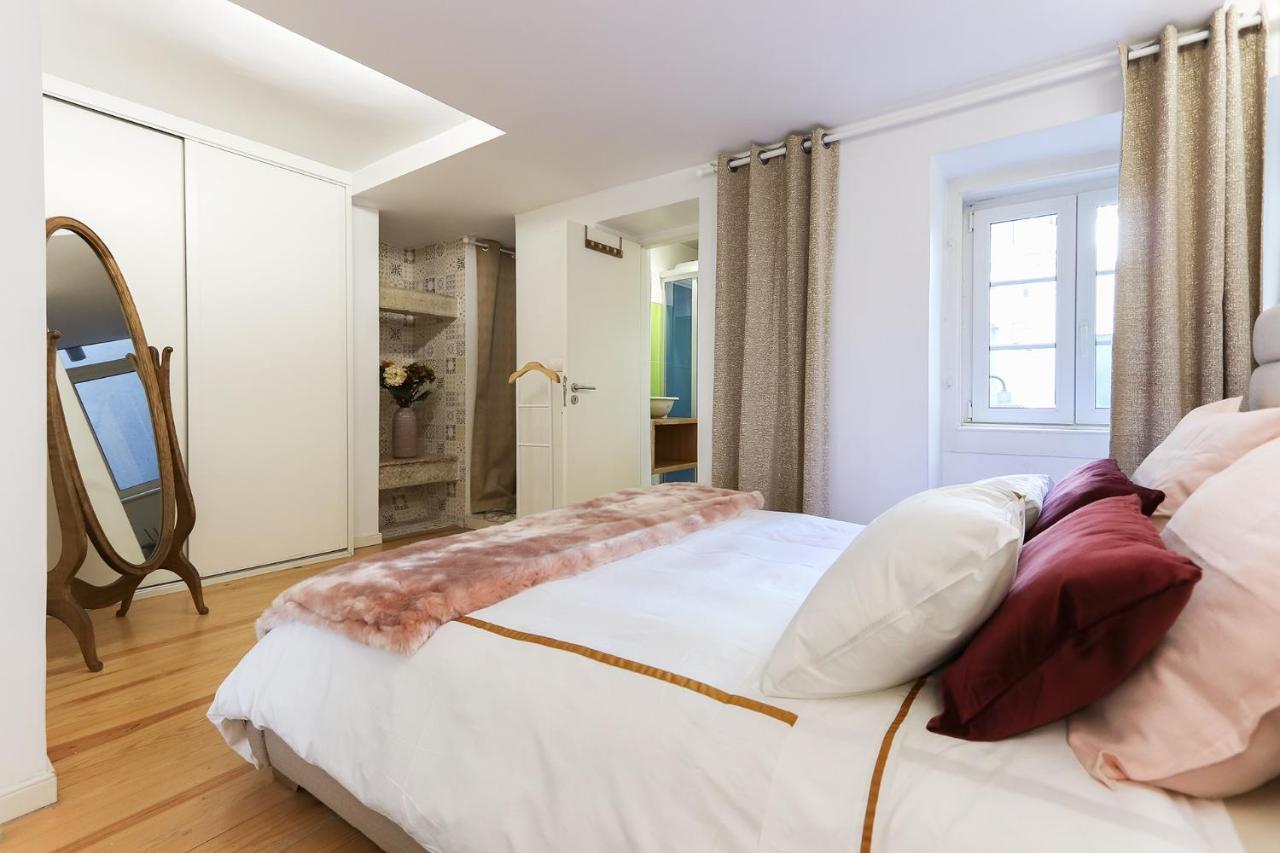 Charming And Stylish Downtown Apt In XIX Century Building Лиссабон Экстерьер фото