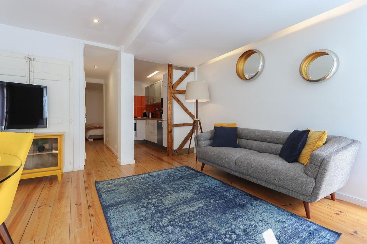 Charming And Stylish Downtown Apt In XIX Century Building Лиссабон Экстерьер фото