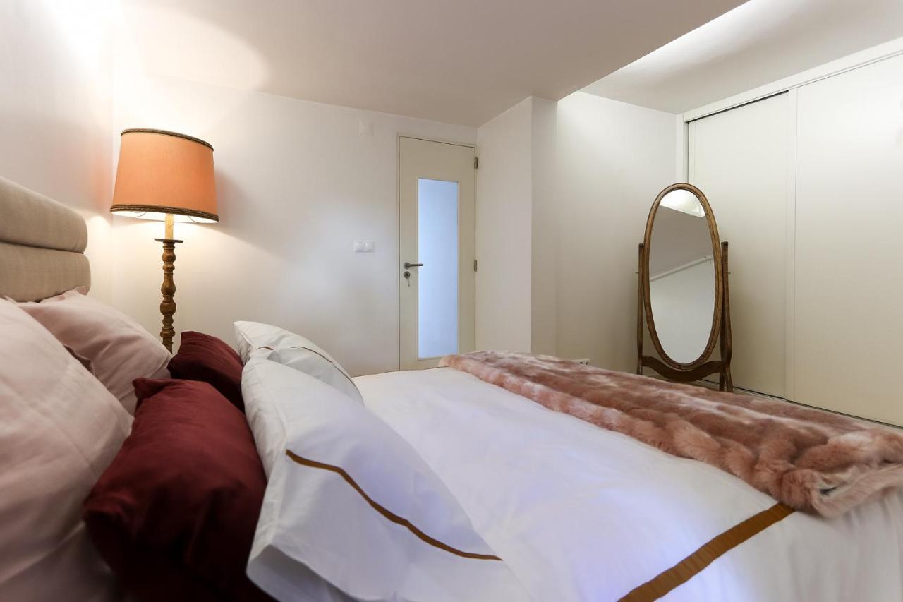 Charming And Stylish Downtown Apt In XIX Century Building Лиссабон Экстерьер фото