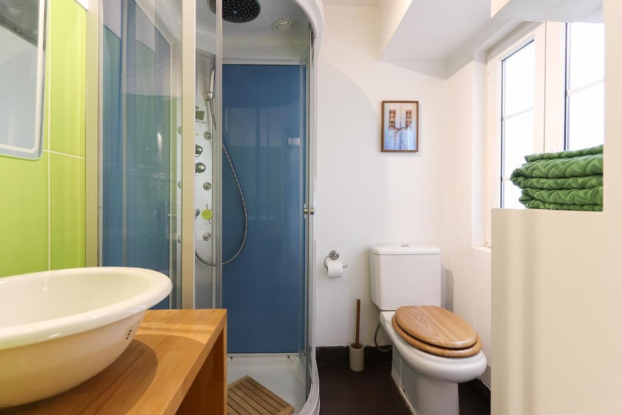 Charming And Stylish Downtown Apt In XIX Century Building Лиссабон Экстерьер фото