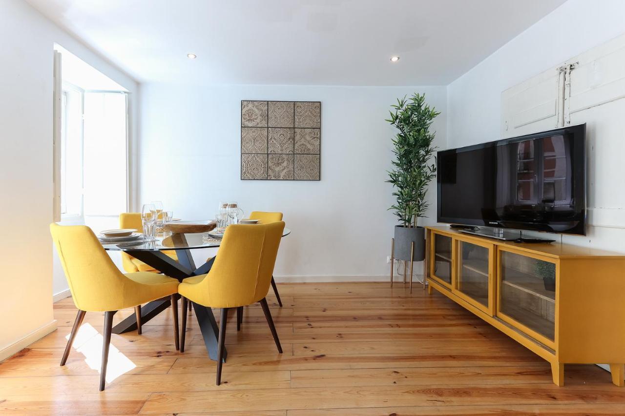 Charming And Stylish Downtown Apt In XIX Century Building Лиссабон Экстерьер фото
